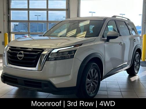 2022 Nissan Pathfinder SV