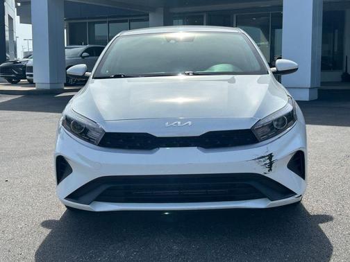 Clear White 2023 Kia Forte LX