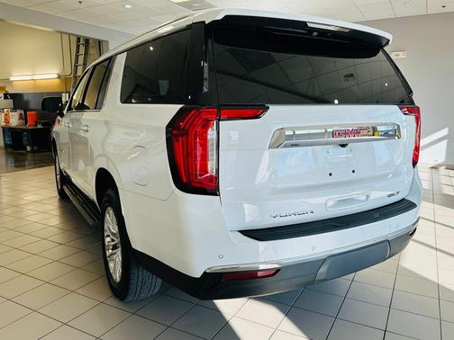 2024 GMC Yukon XL SLT