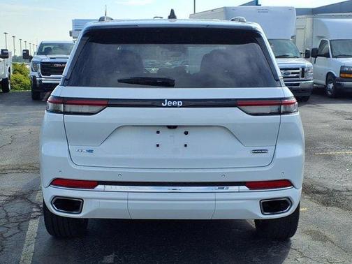 2022 Jeep Grand Cherokee 4xe Overland
