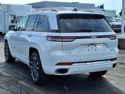 2022 Jeep Grand Cherokee 4xe Overland