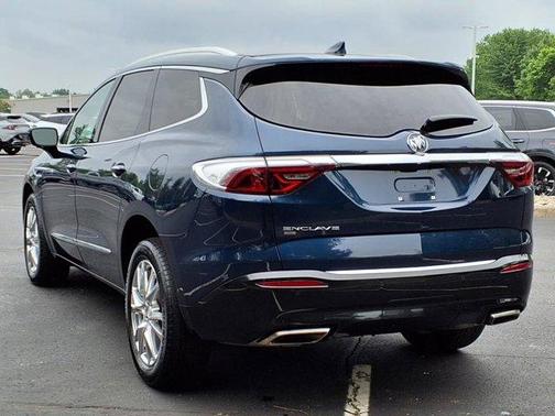 2022 Buick Enclave Essence