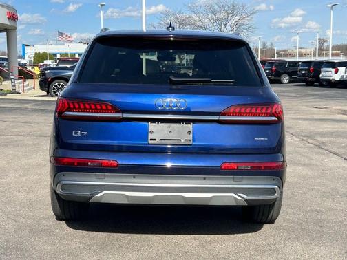 2022 Audi Q7 55 Premium