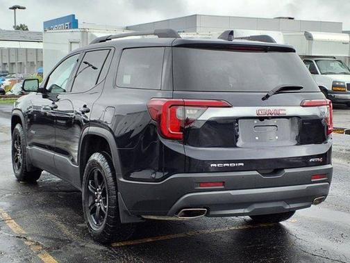 2022 GMC Acadia AT4