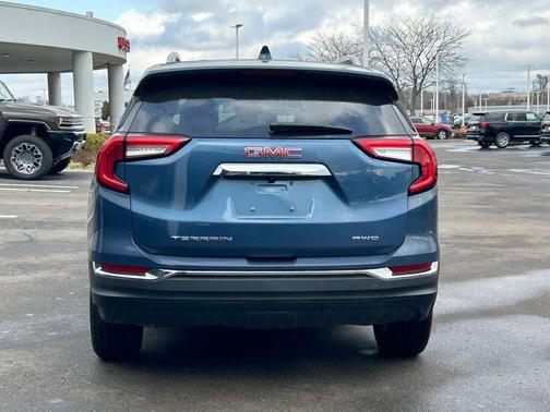 2024 GMC Terrain SLT