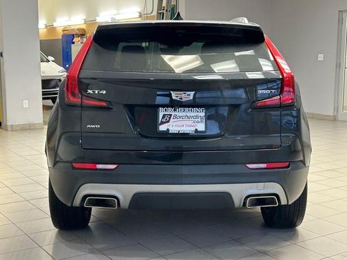 2022 Cadillac XT4 Premium Luxury