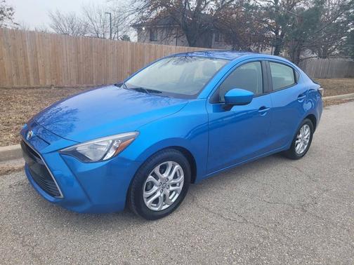 2017 Toyota Yaris iA Base