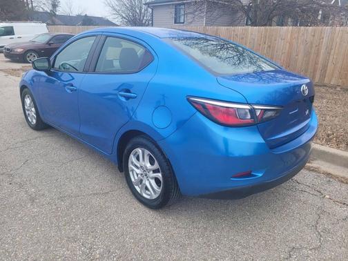 2017 Toyota Yaris iA Base