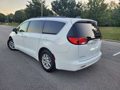 2021 Chrysler Voyager LXI