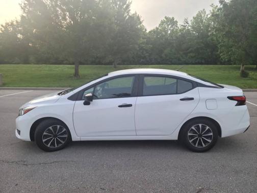 Fresh Powder 2023 Nissan Versa 1.6 S