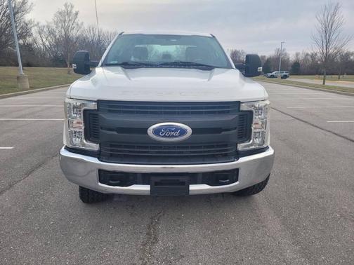 Oxford White 2017 Ford F-350 XL