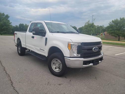 Oxford White 2017 Ford F-350 XL
