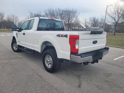 Oxford White 2017 Ford F-350 XL