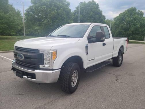 Oxford White 2017 Ford F-350 XL