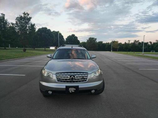 2004 INFINITI FX35 Base