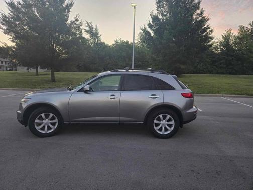 2004 INFINITI FX35 Base