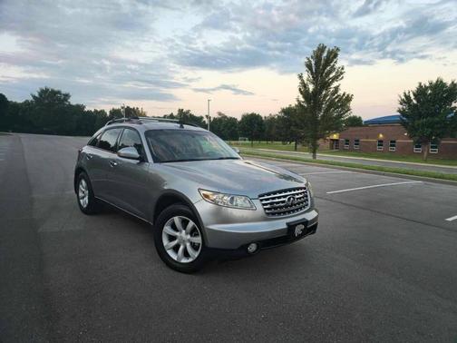 2004 INFINITI FX35 Base
