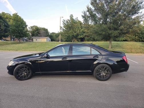 Black 2007 Mercedes-Benz S-Class S 550 4dr Sedan