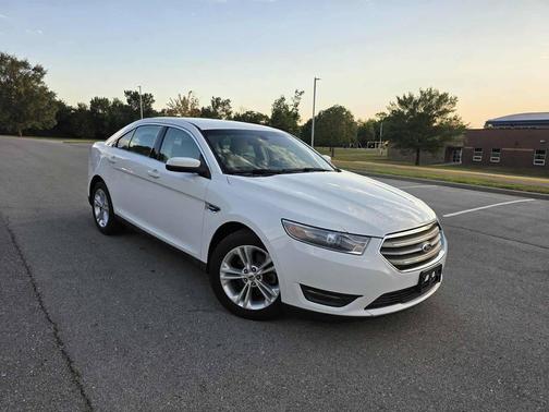 2014 Ford Taurus SEL