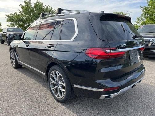 Photo 3 of 9 of 2019 BMW X7 xDrive40i