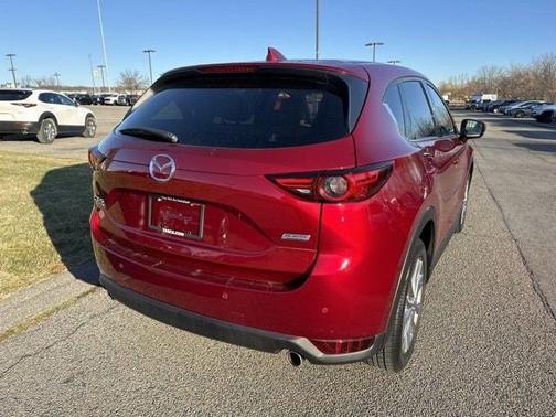 Photo 4 of 25 of 2019 Mazda CX-5 Grand Touring