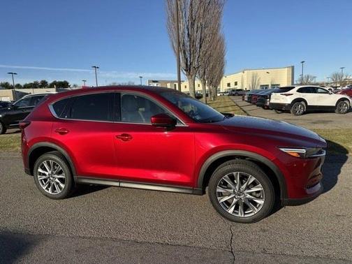 Photo 3 of 25 of 2019 Mazda CX-5 Grand Touring