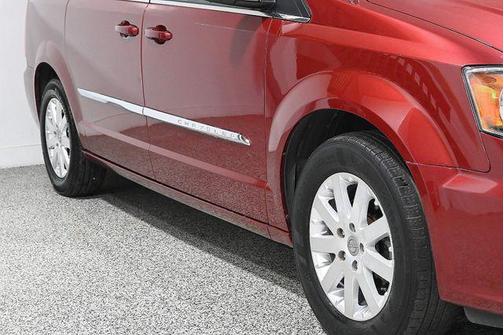 2011 Chrysler Town & Country Touring-L