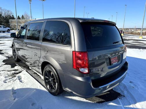 Photo 3 of 18 of 2020 Dodge Grand Caravan GT
