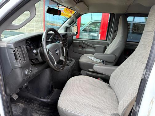 2017 Chevrolet Express 3500 LT