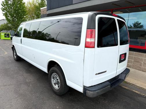 2017 Chevrolet Express 3500 LT