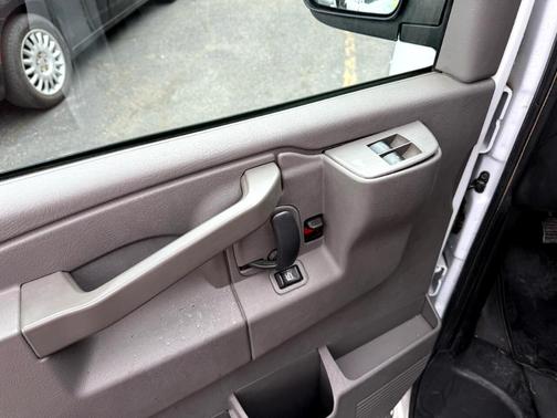 2017 Chevrolet Express 3500 LT