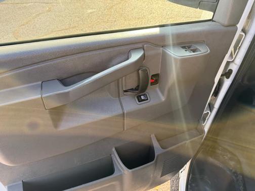 2017 Chevrolet Express 2500 LS