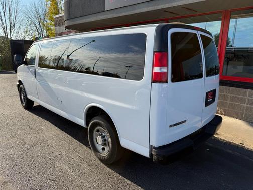 2021 Chevrolet Express 3500 LS
