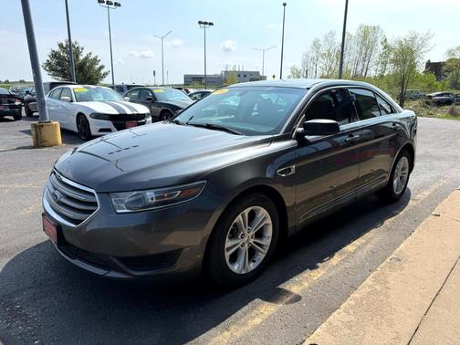 2016 Ford Taurus SE