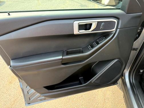2022 Ford Explorer Base