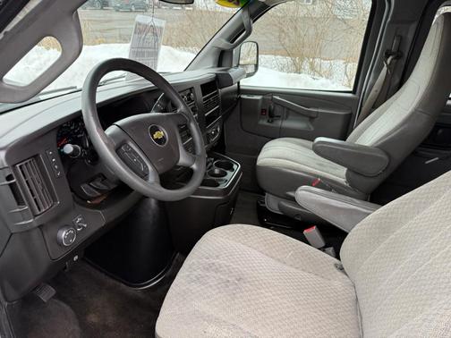 2017 Chevrolet Express 2500 LT