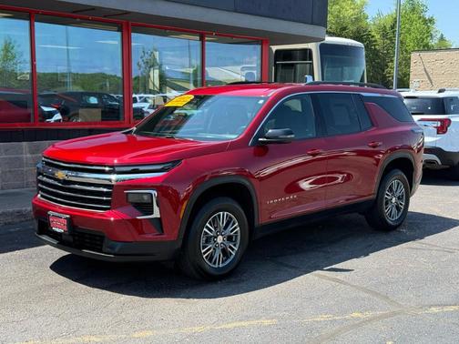 Red 2025 Chevrolet Traverse LT