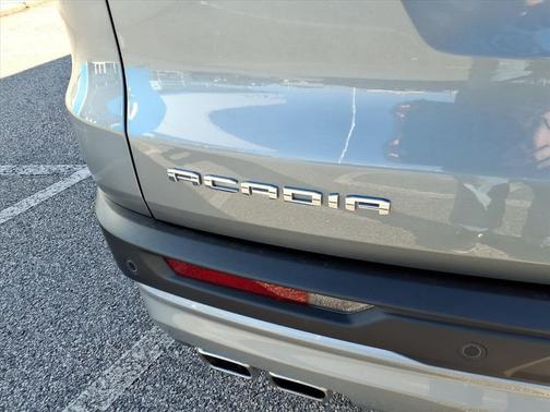2025 GMC Acadia FWD Elevation