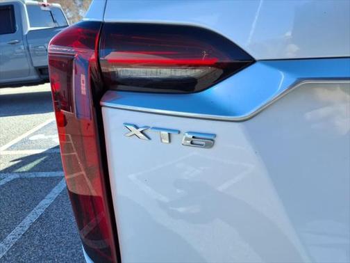 2021 Cadillac XT6 Luxury FWD