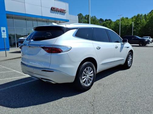 2022 Buick Enclave Essence