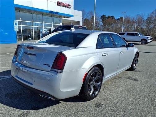 2023 Chrysler 300 S