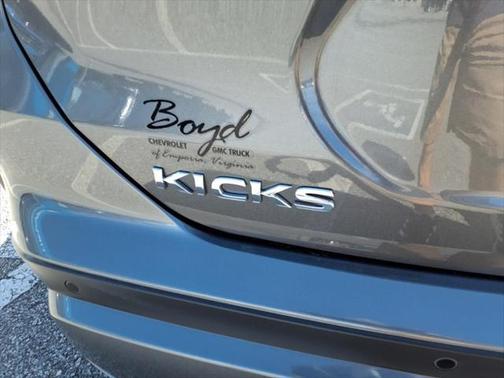 2024 Nissan Kicks SR