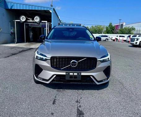 2025 Volvo XC60 B5 Plus
