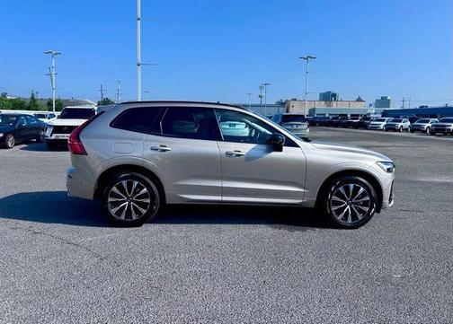 2025 Volvo XC60 B5 Plus