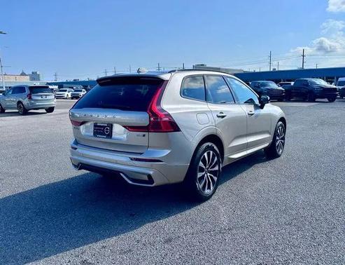 2025 Volvo XC60 B5 Plus