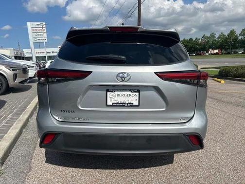 2023 Toyota Highlander LE