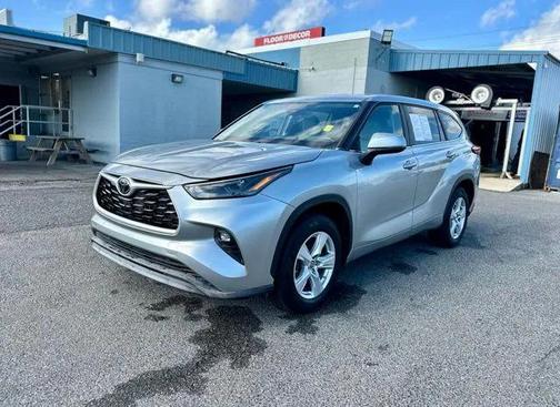 2023 Toyota Highlander LE