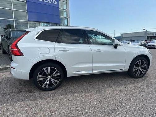 2022 Volvo XC60 B6 Inscription