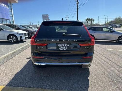 2022 Volvo XC60 B5 Inscription