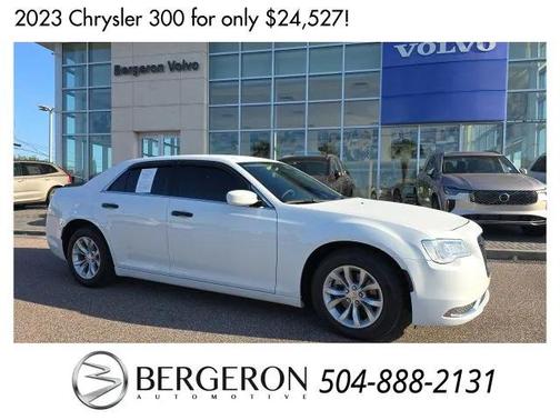 2023 Chrysler 300 Touring